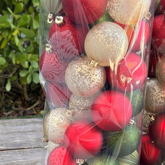 Lot of 70 Shatterproof Green Gold Red Ball ORNAMENTS Christmas Tree Glitter NEW - Picture 5 of 9